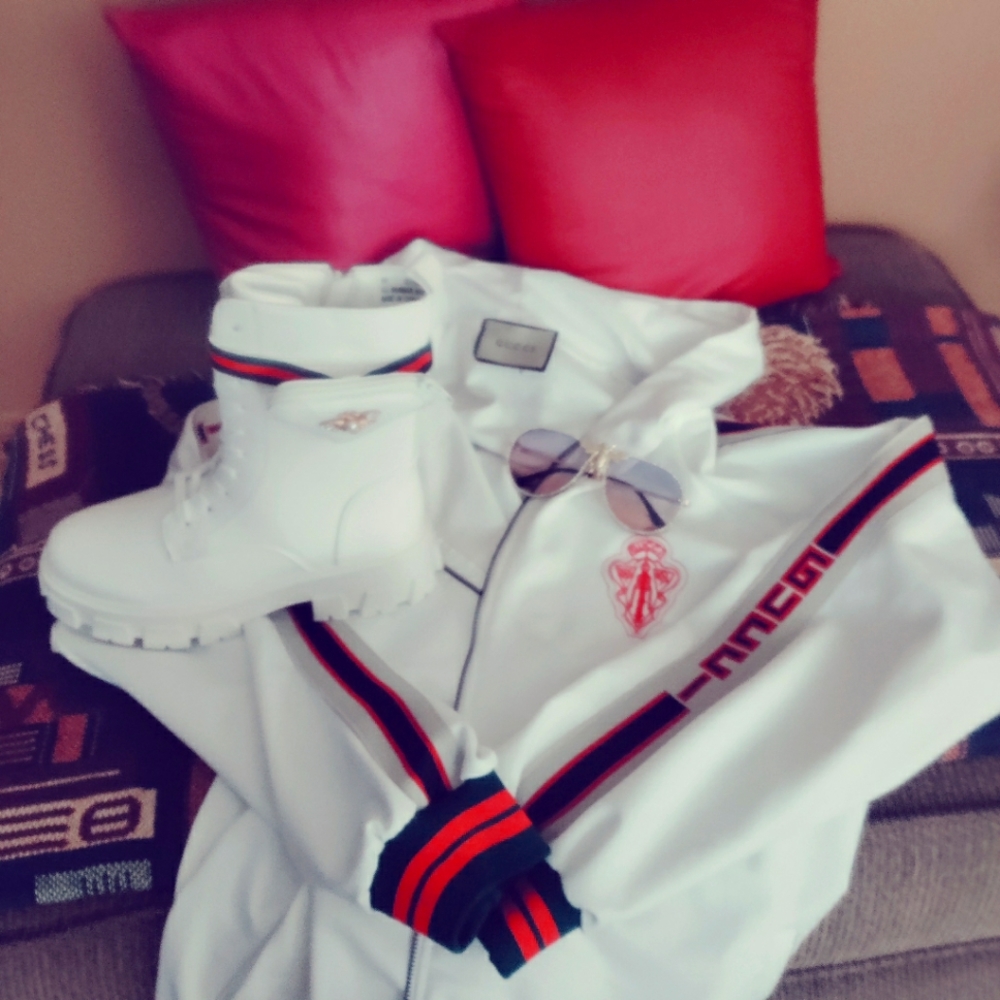 2pc Gucci action style pants suit.